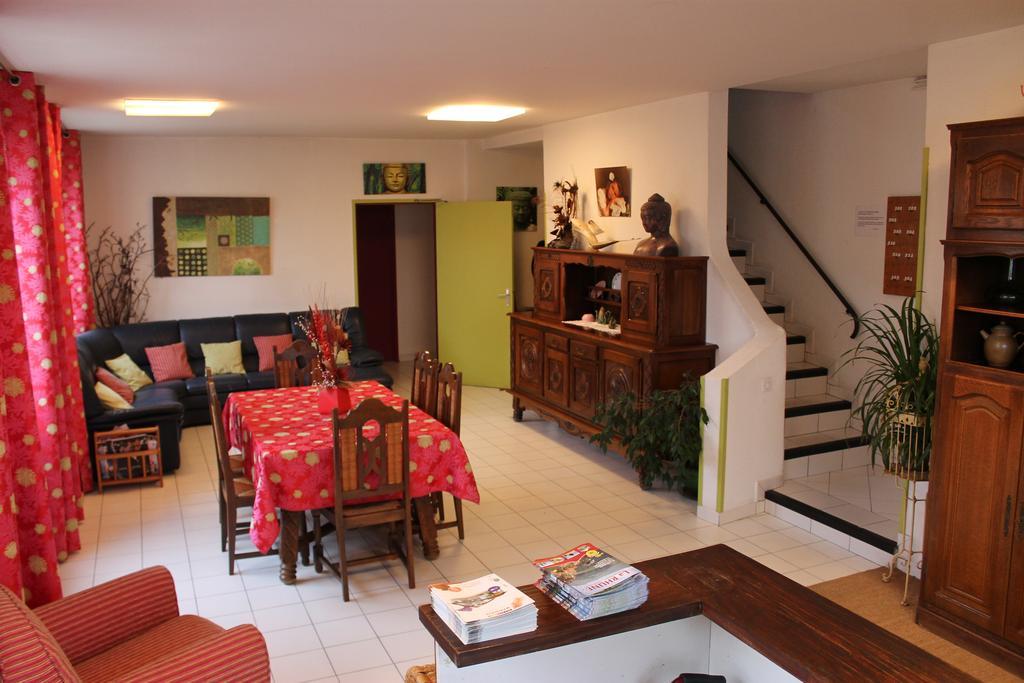 Hotel De La Pomme De Pin Ве-Боко-ле-Бен Екстериор снимка