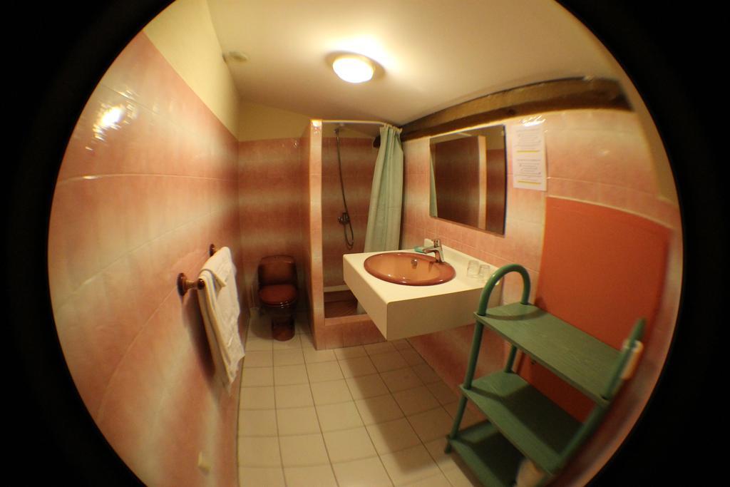 Hotel De La Pomme De Pin Ве-Боко-ле-Бен Стая снимка