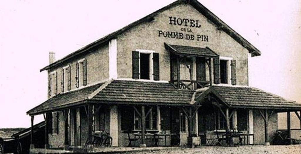 Hotel De La Pomme De Pin Ве-Боко-ле-Бен Екстериор снимка