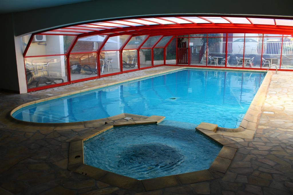 Hotel De La Pomme De Pin Ве-Боко-ле-Бен Екстериор снимка